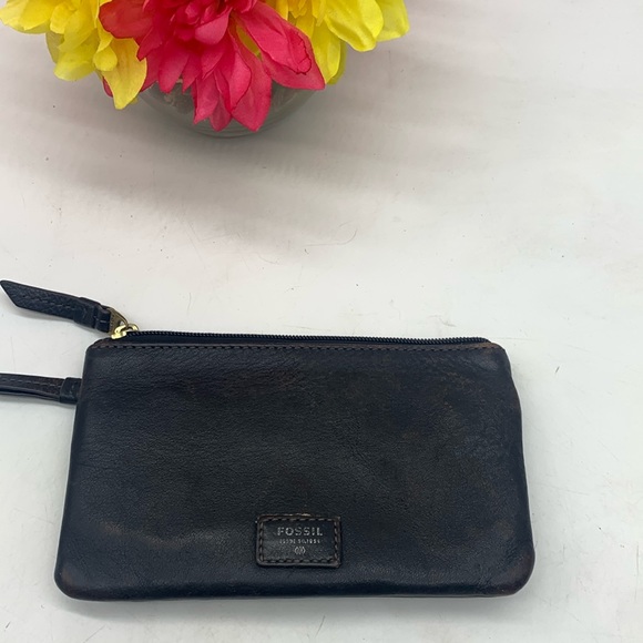 Fossil Handbags - Fossil Dark Brown Standard Size Leather Wallet